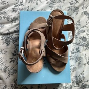 Antoni Melani Pellham Heels in Tuscan Taupe